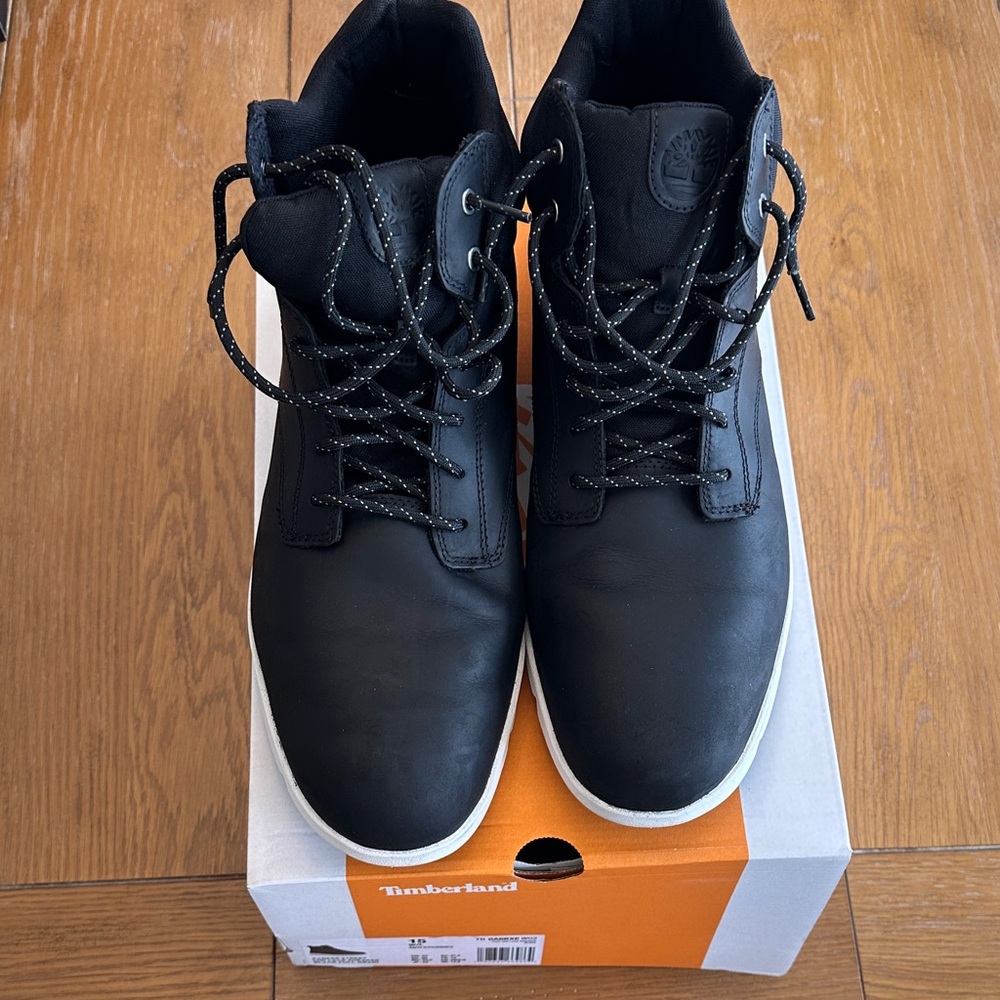 Timberland Men's - Parker Street Mid Lace Sneaker.